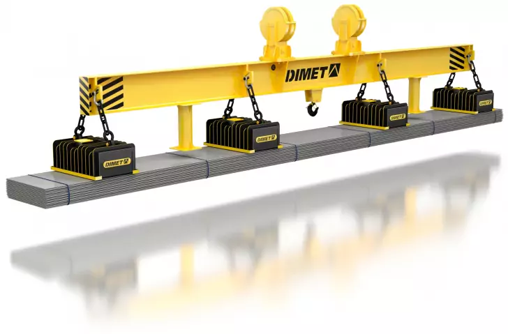 Magnetic spreader for the transport of long products